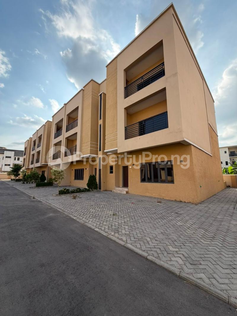 4 bedroom House for sale By Gilmore Jahi Abuja