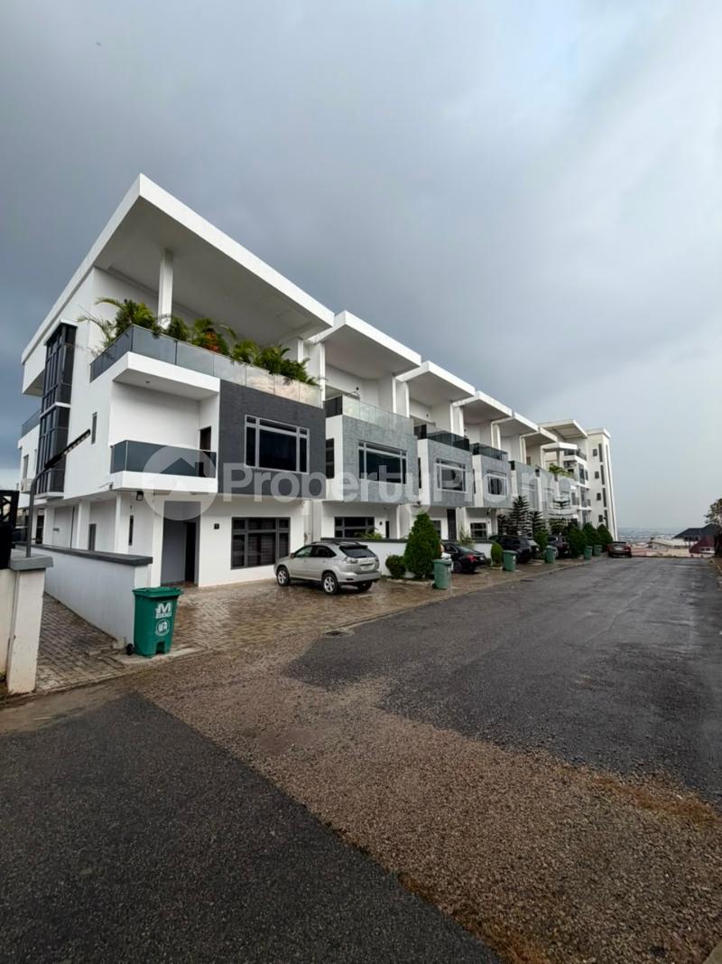 4 bedroom House for sale Guzape Abuja