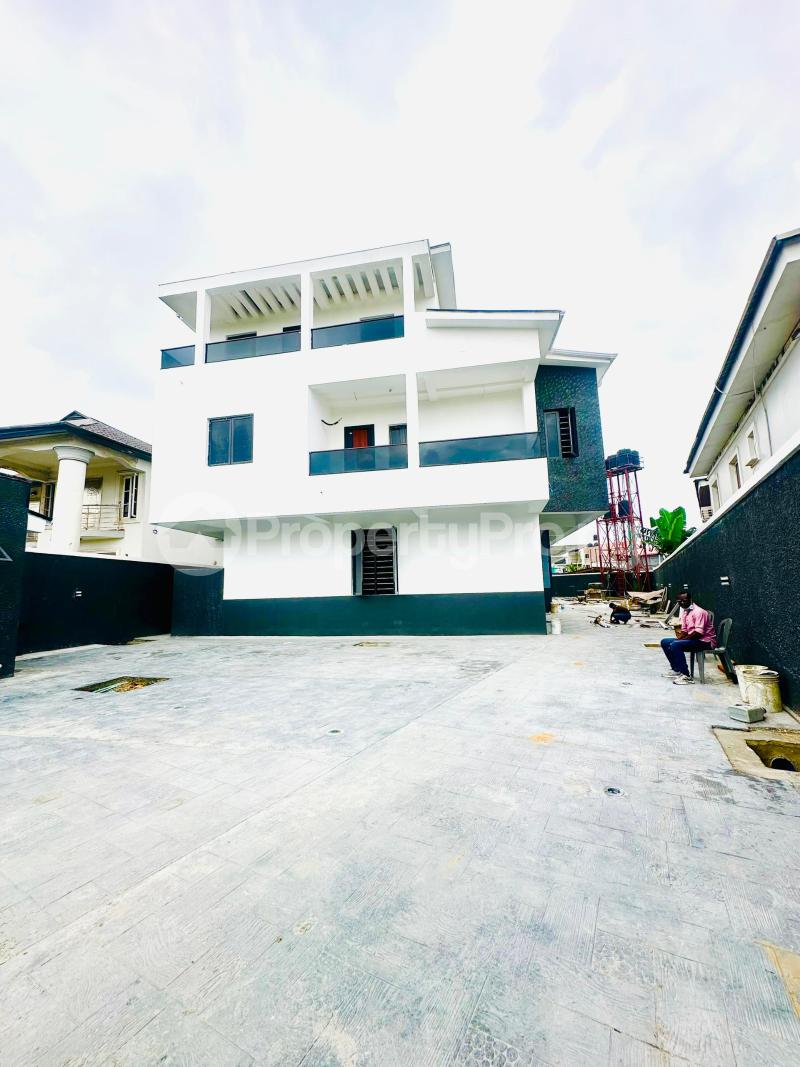 4 bedroom House for sale Surulere Lagos