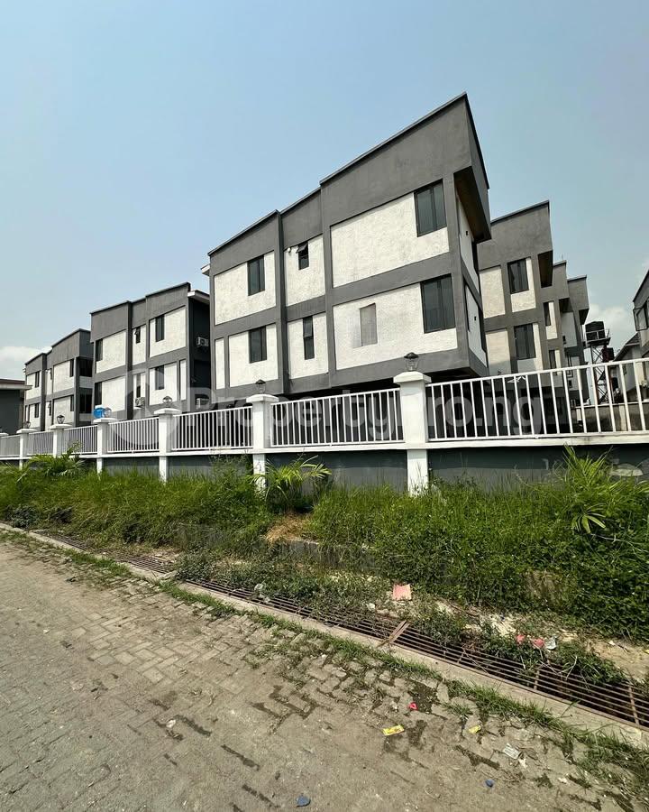 4 bedroom House for rent Agungi Lekki Lagos