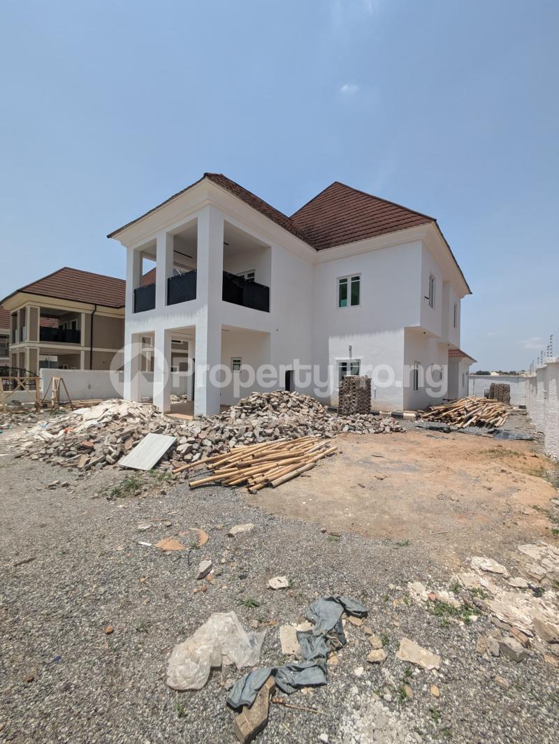 4 bedroom House for sale Tarred Road Main Lokogoma Abuja