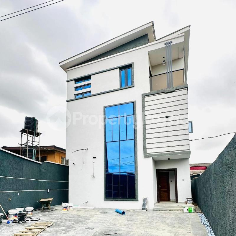 4 bedroom House for sale Gbagada Lagos