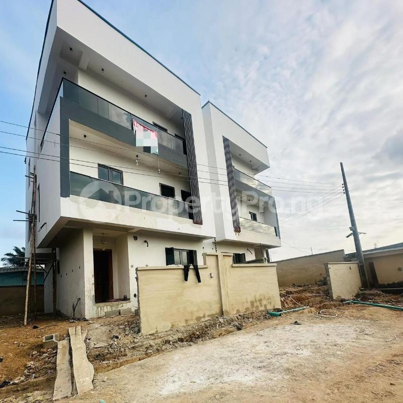 4 bedroom House for sale Oko oba road Agege Lagos