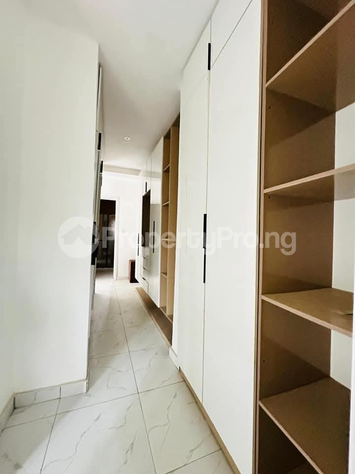 4 bedroom House for sale Obanikoro Shomolu Lagos