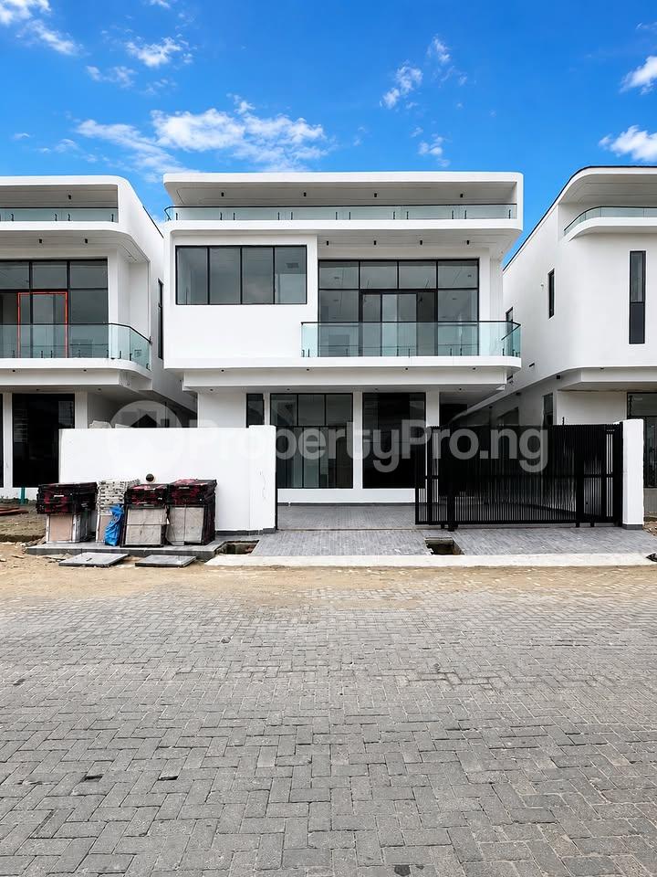 5 bedroom House for sale Chevron Lekki Lagos