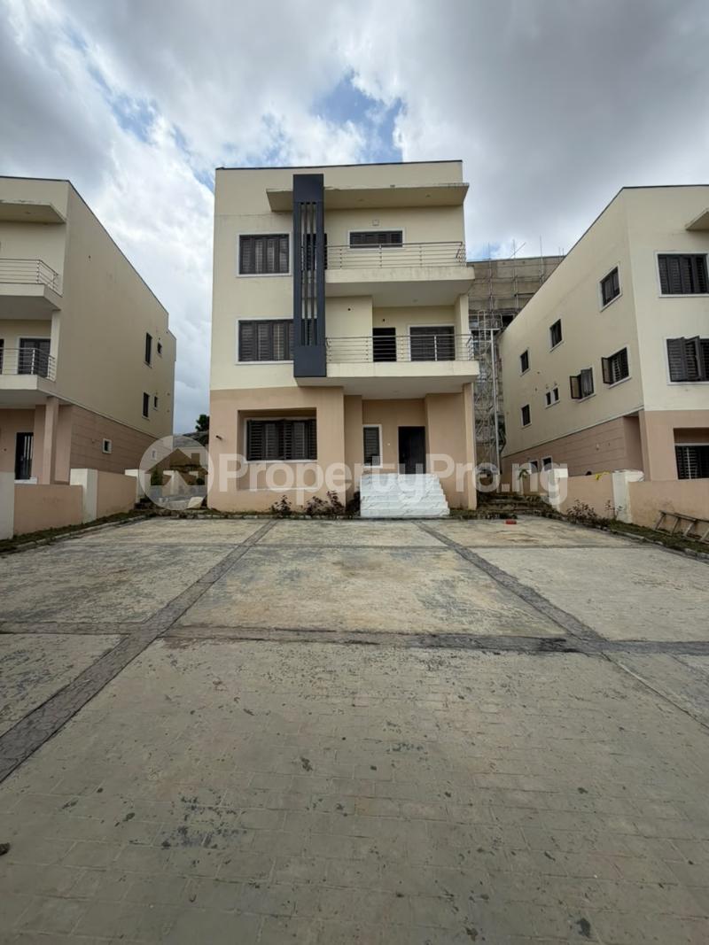 5 bedroom House for sale Guzape Abuja