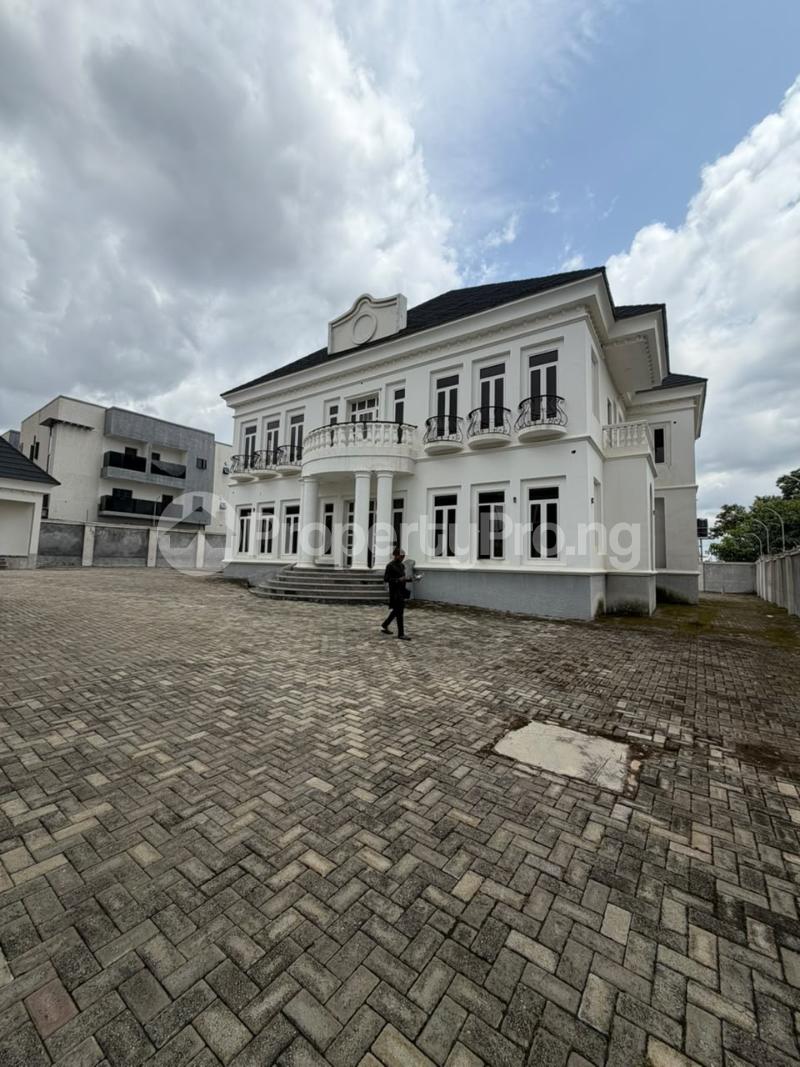 5 bedroom House for sale Guzape Abuja