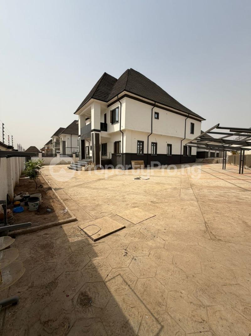 5 bedroom House for sale Gwarinpa Abuja