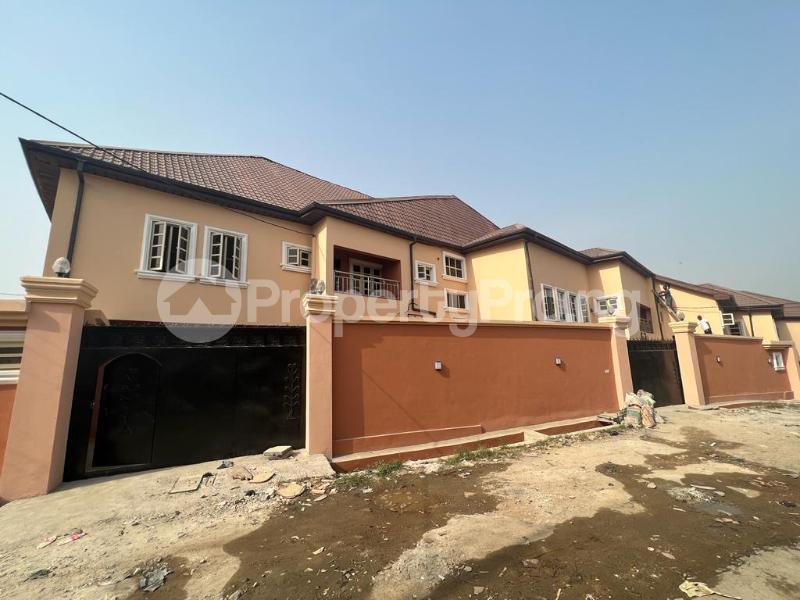 5 bedroom House for rent Medina Gbagada Lagos