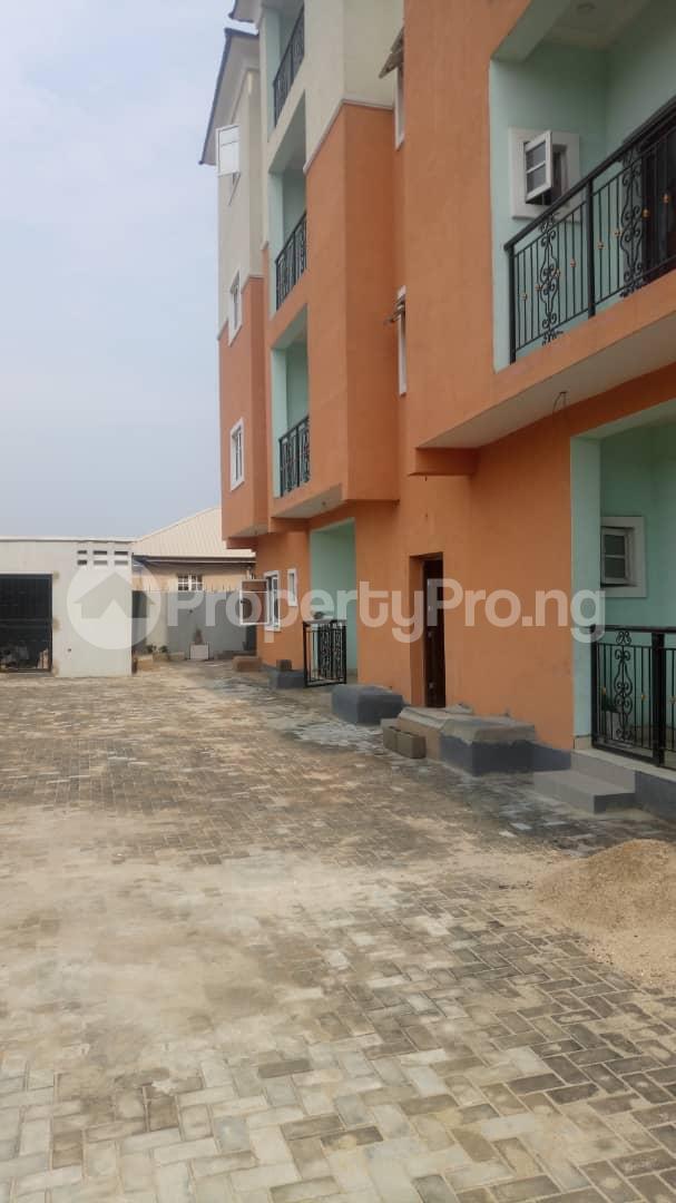 3 bedroom Flat / Apartment for sale Alagomeji, Yaba, Lagos. Alagomeji Yaba Lagos