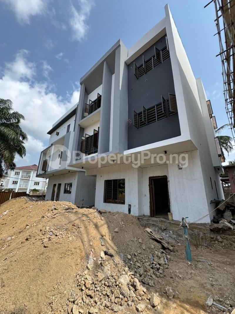 4 bedroom House for sale Surulere Lagos