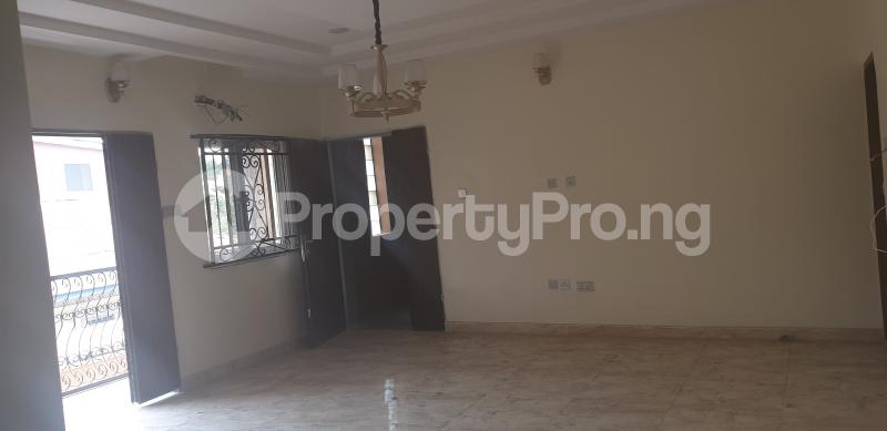 3 bedroom Flat / Apartment for rent Alagomeji, Yaba, Lagos. Alagomeji Yaba Lagos