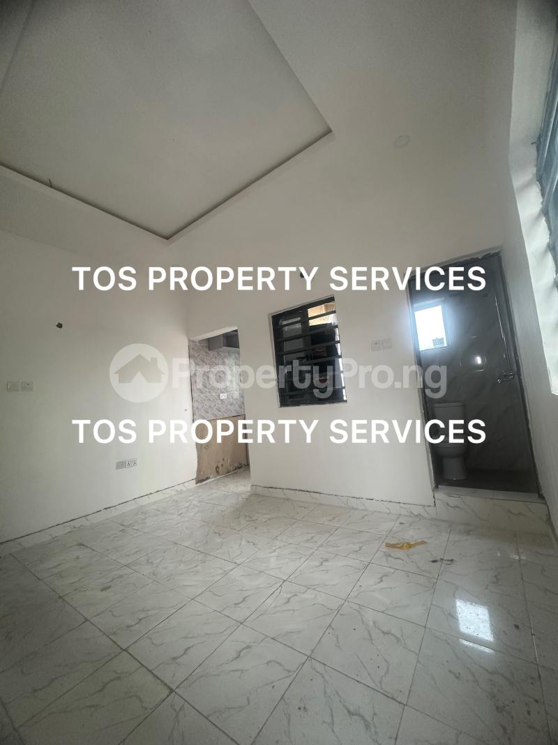 Flat / Apartment for rent Alagomeji Sabo Sabo Yaba Lagos