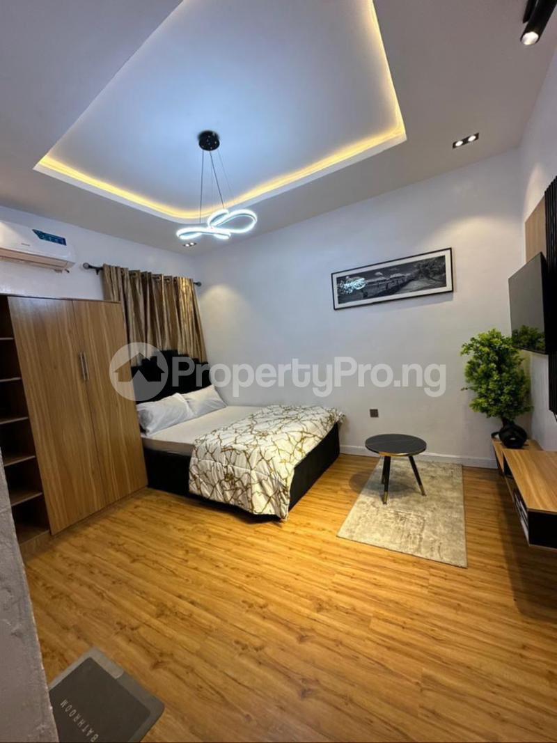 1 bedroom Flat / Apartment for shortlet Off Ajayi Street Onike Yaba Lagos