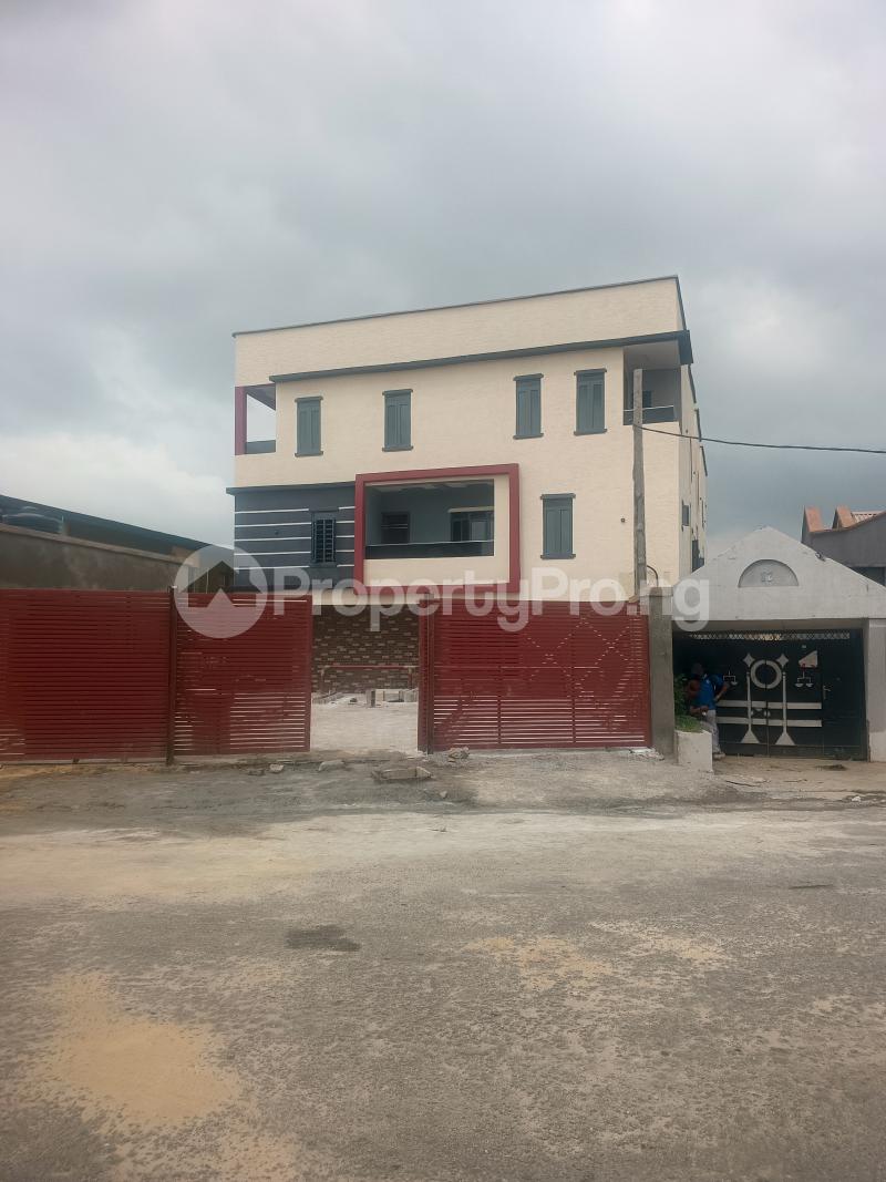 4 bedroom House for sale In An Estate Environment @ Mende Maryland Via Ikeja Lagos Mende Maryland Lagos