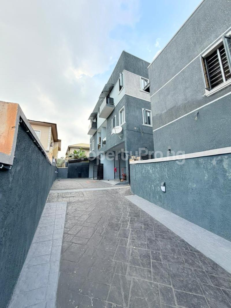 4 bedroom House for sale Magodo Ojodu Lagos