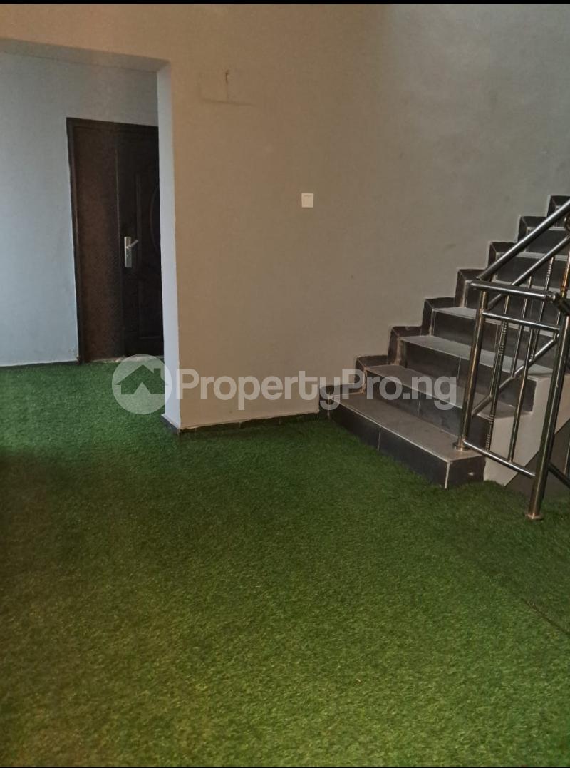 2 bedroom Flat / Apartment for rent @ Tokunbo Str, Off Alagbomeji Area, Yaba, Lagos Alagomeji Yaba Lagos