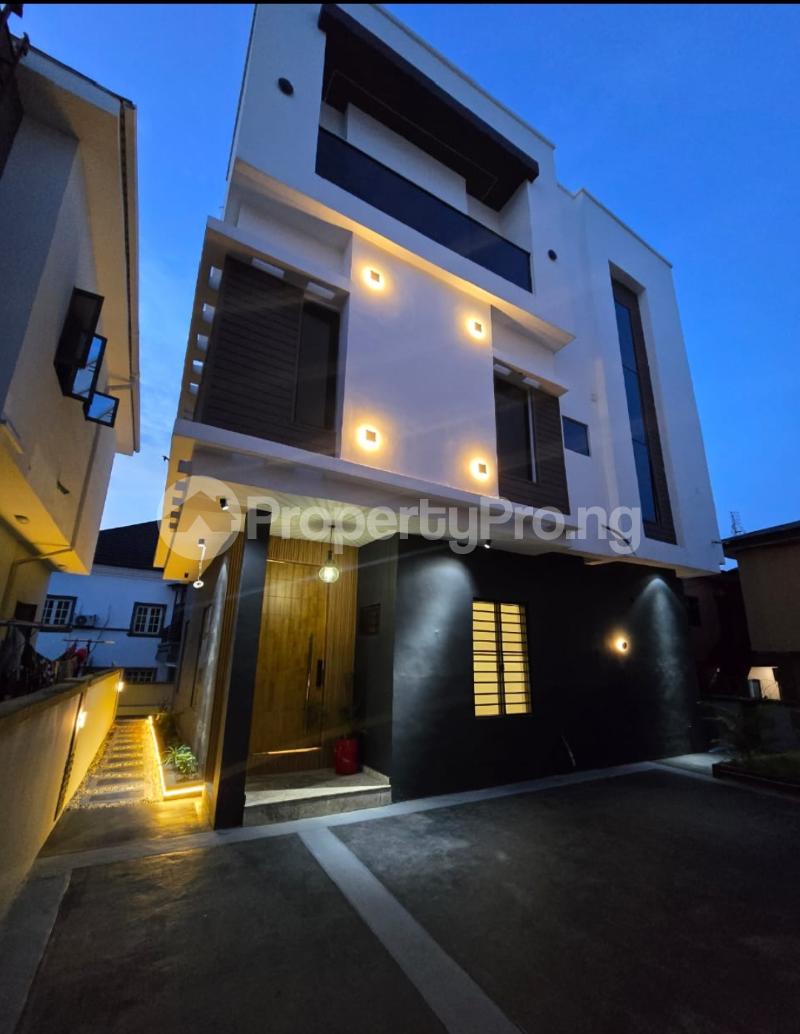 4 bedroom House for sale Lovely Environment Inside Magodo Gra Phase 2 Estate, Shangisha Magodo GRA Phase 2 Kosofe/Ikosi Lagos