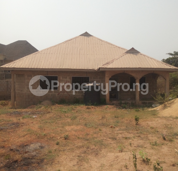 4 bedroom Flat / Apartment for sale Sodipo Estate Okemosan Off Sagamu Abeokuta Express Way Opposite Immigration Office Abeokuta, Oke Mosan Abeokuta Ogun