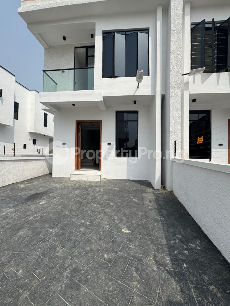 4 bedroom House for sale Mobil Road Ajah Lagos