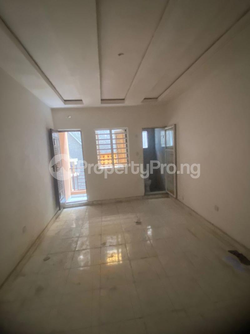 2 bedroom Flat / Apartment for sale Onipan Shomolu Lagos