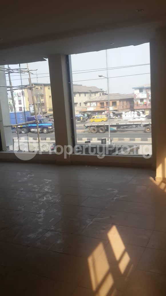 Commercial Property for rent   Fadeyi Shomolu Lagos - 0