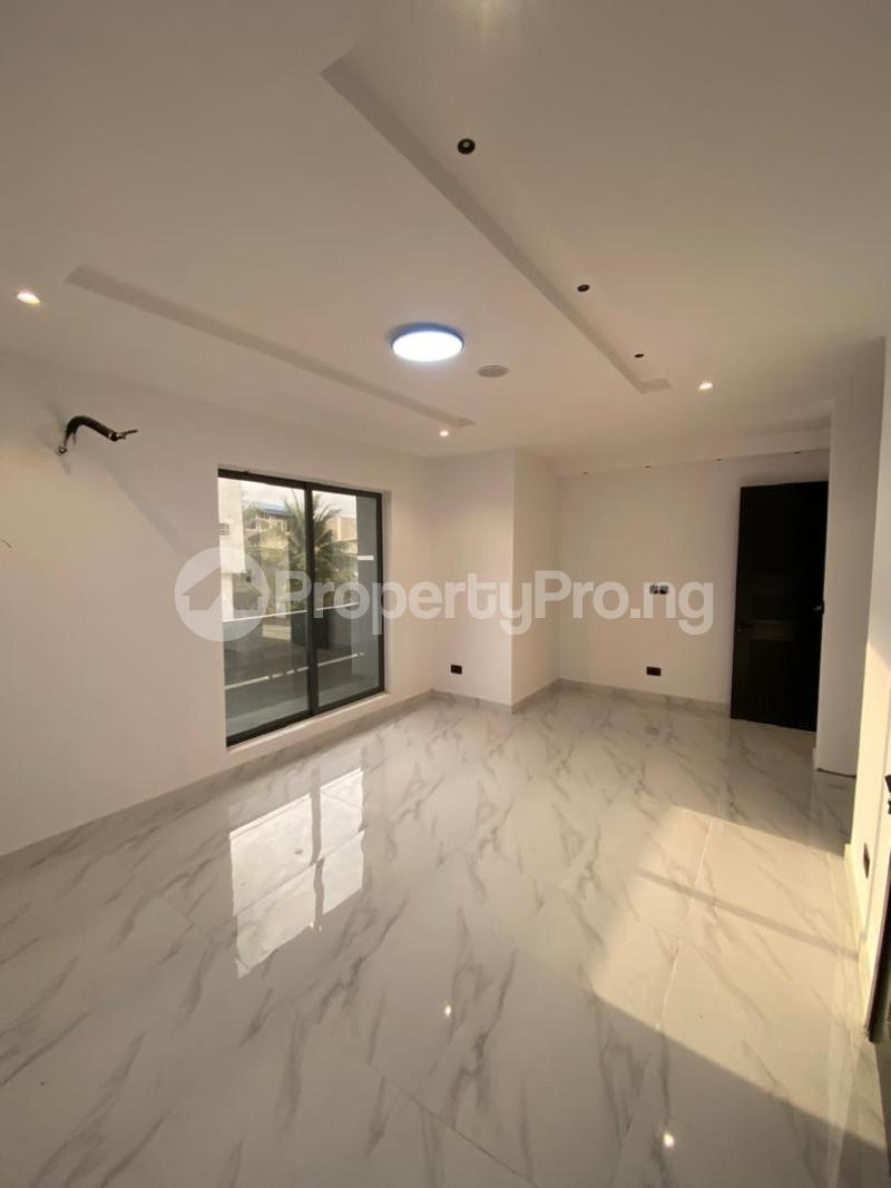 1 bedroom Flat / Apartment for sale Ologolo Lekki Lagos