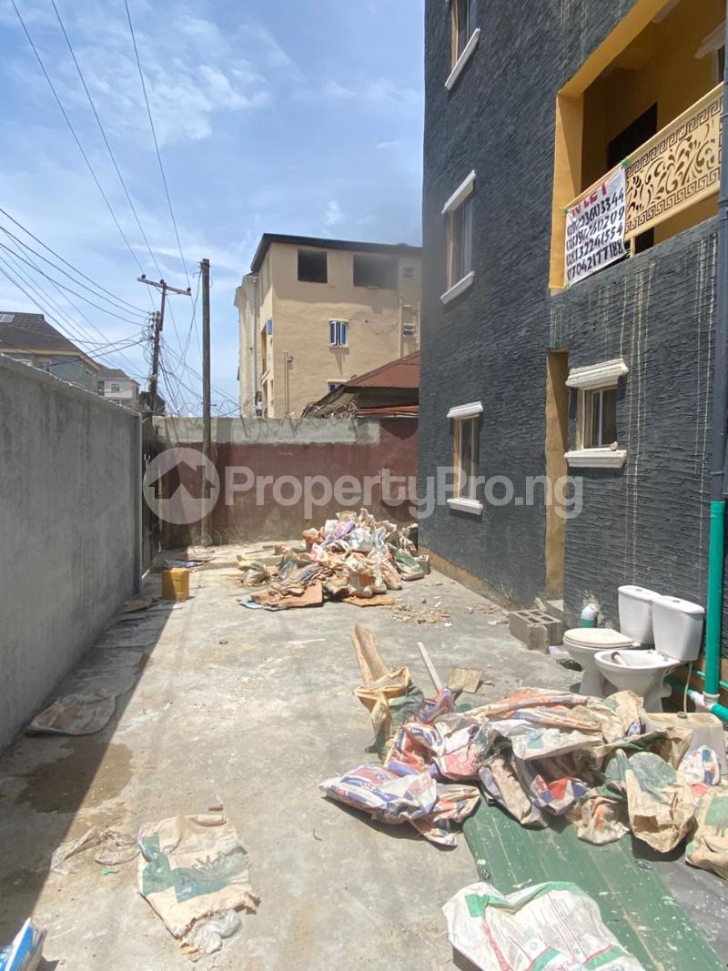 2 bedroom Flat / Apartment for rent Alagomeji Alagomeji Yaba Lagos