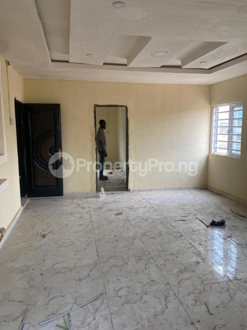 2 bedroom Flat / Apartment for rent Palm Groove Ikorodu road(Ilupeju) Ilupeju Lagos - 2