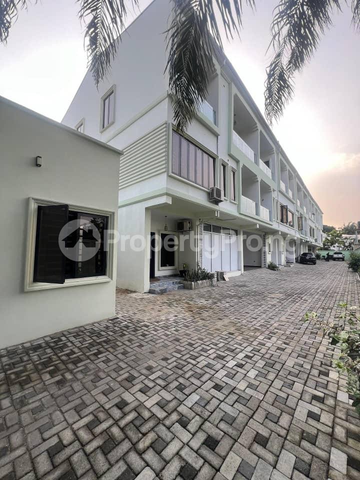 2 bedroom House for sale ONIRU Victoria Island Lagos