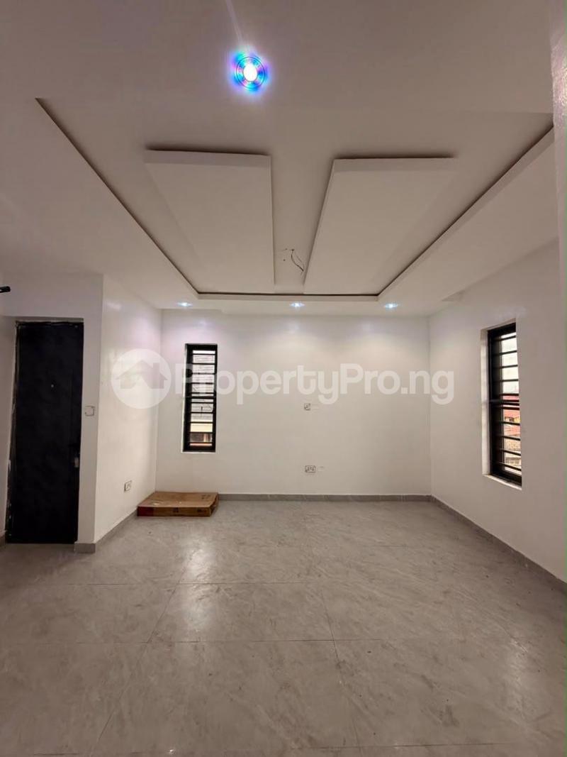 2 bedroom Flat / Apartment for sale Surulere Lagos