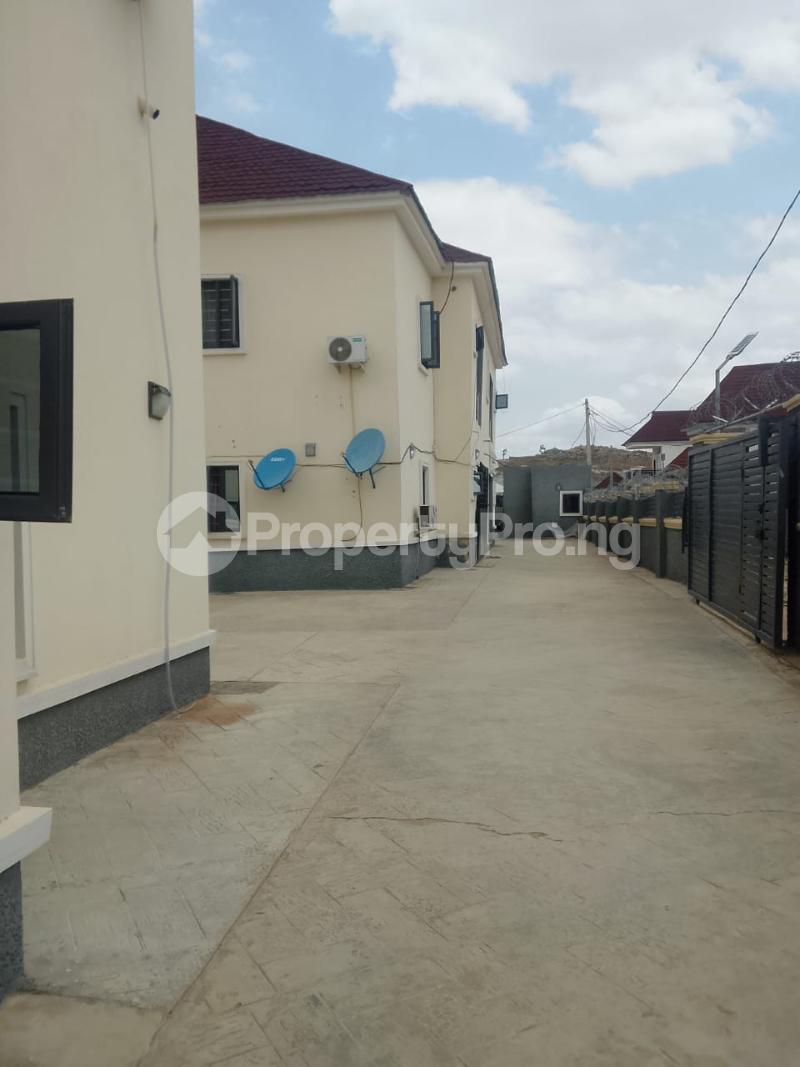 2 bedroom Flat / Apartment for rent In An Estate Behind Amac Market, Lugbe Abuja
