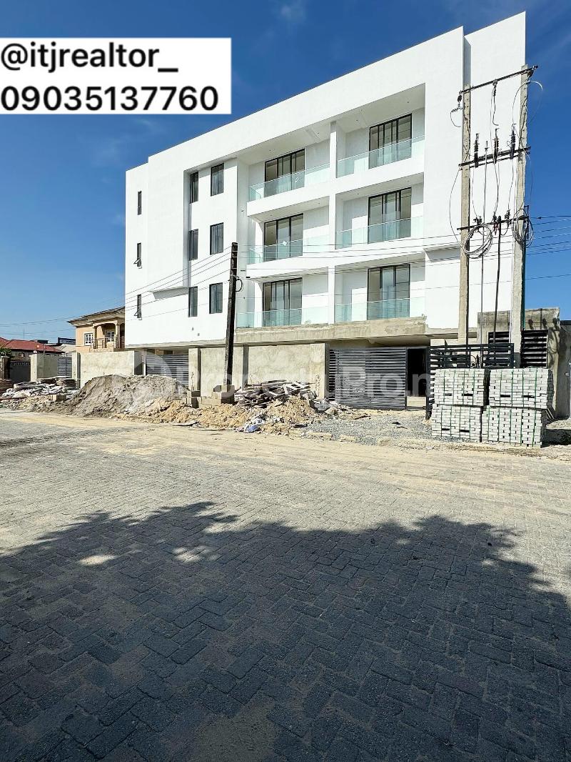 2 bedroom House for sale ONIRU Victoria Island Lagos