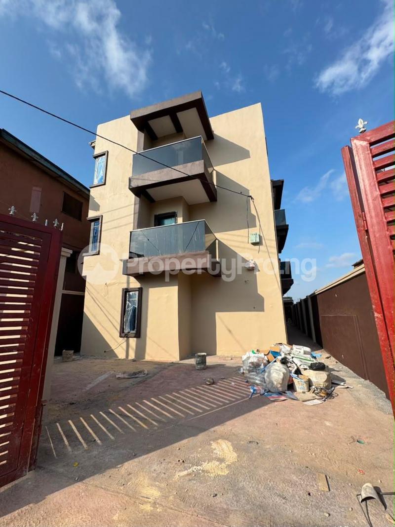 2 bedroom House for sale Fadeyi Shomolu Lagos