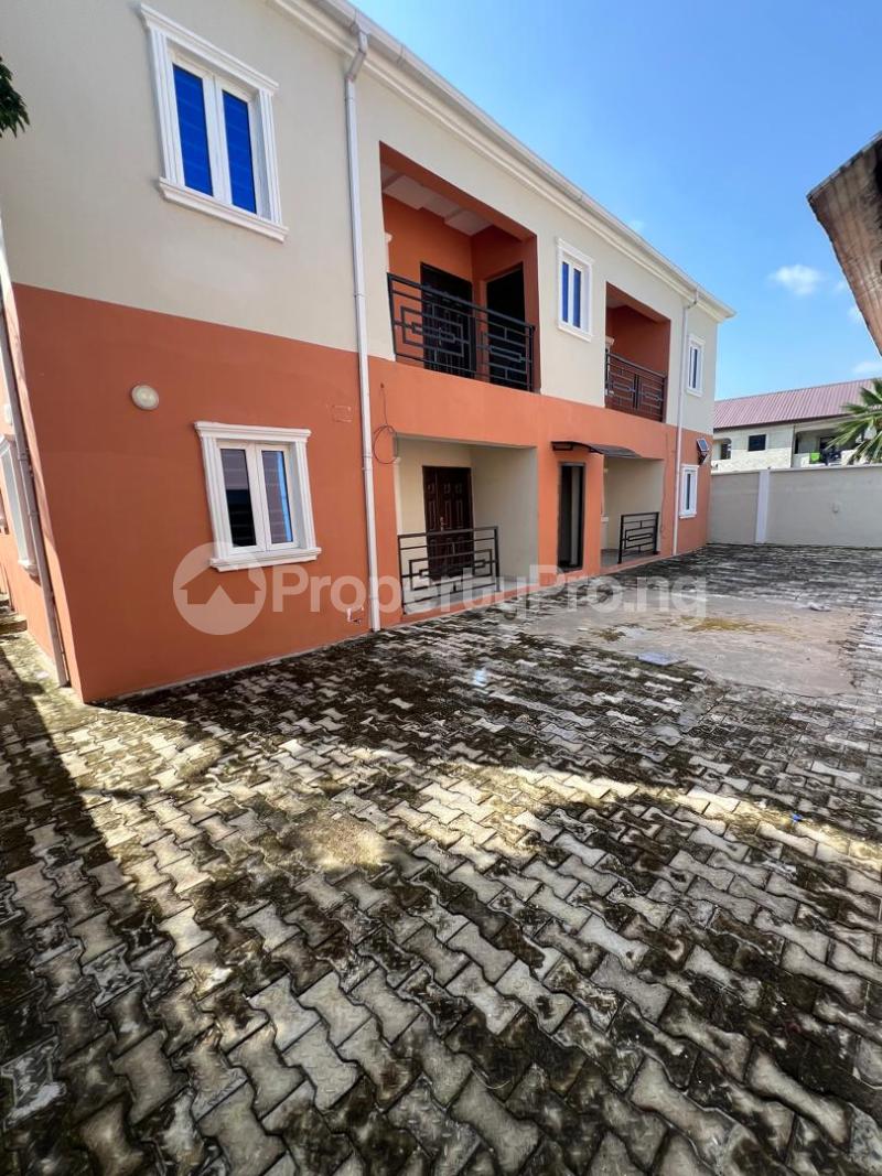 2 bedroom House for rent Ologunfe/container Road Awoyaya Ajah Lagos