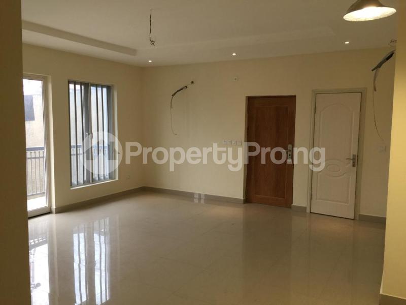 2 bedroom Flat / Apartment for sale Onike Yaba Lagos