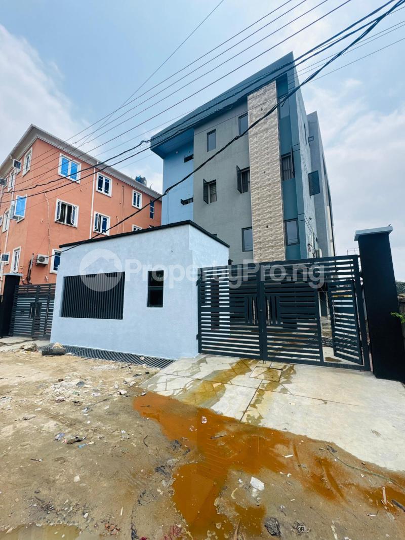 2 bedroom House for sale Surulere Lagos