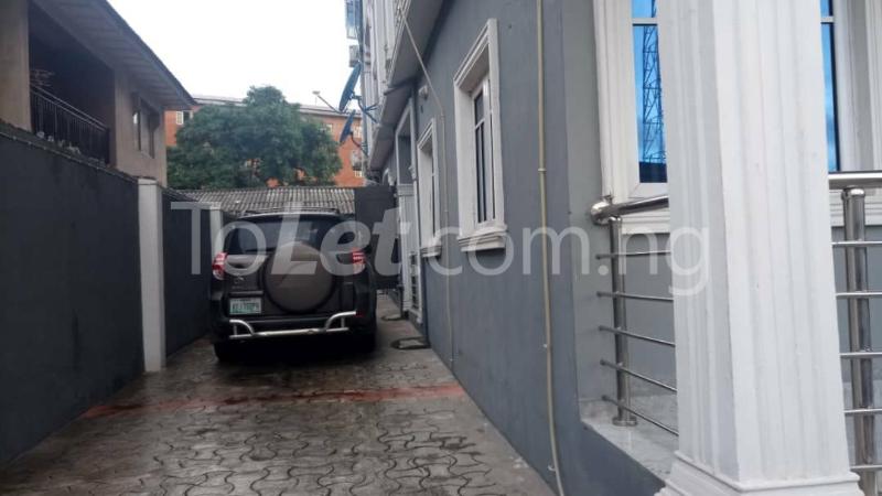 1 bedroom Flat / Apartment for rent Off Iwaya Road. Iwaya Yaba Lagos