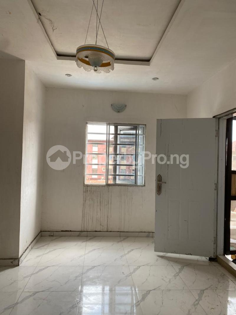 2 bedroom Flat / Apartment for rent Onipanu Shomolu Lagos