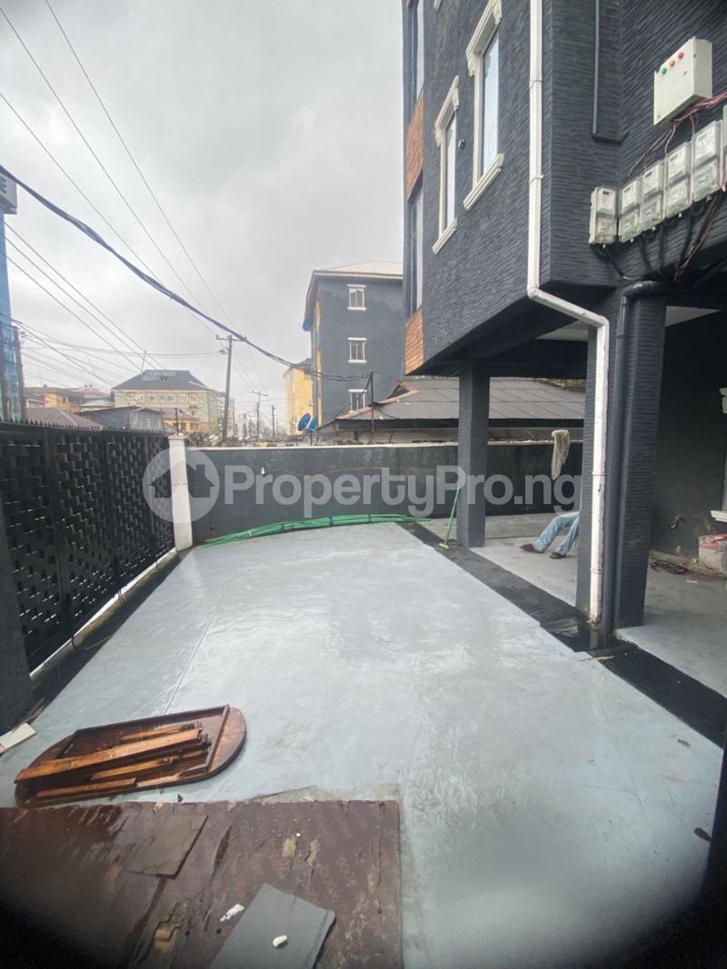 2 bedroom Flat / Apartment for rent Alagomeji Alagomeji Yaba Lagos