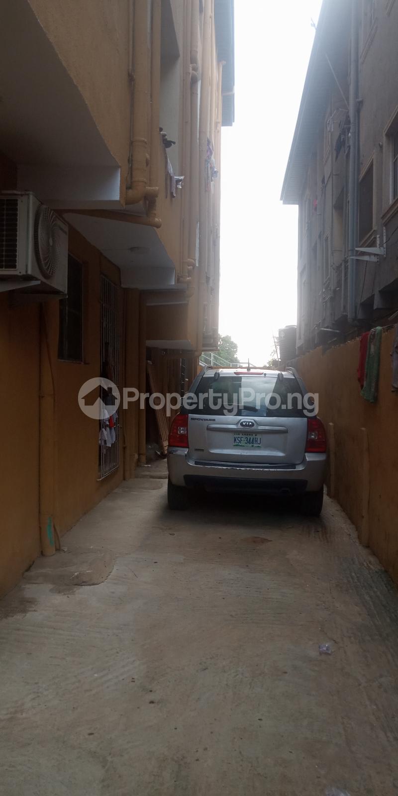 2 bedroom Flat / Apartment for rent Adekunle Yaba Lagos