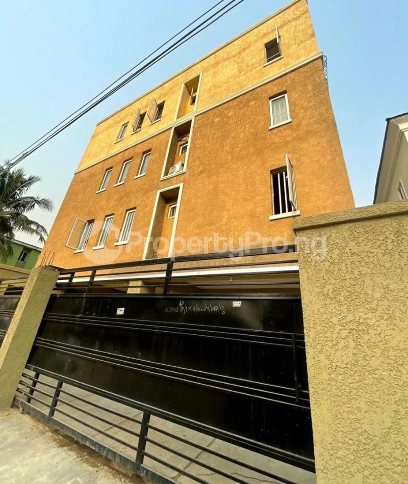 2 bedroom Flat / Apartment for sale Alagomeji Yaba Lagos