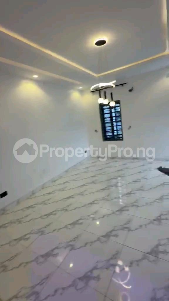 2 bedroom House for rent Off Oluwatoyin Street, Oworoshoki, Lagos Oworonshoki Gbagada Lagos