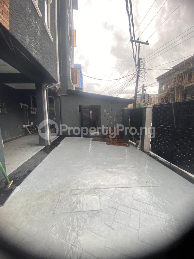 2 bedroom Flat / Apartment for rent Alagomeji Alagomeji Yaba Lagos