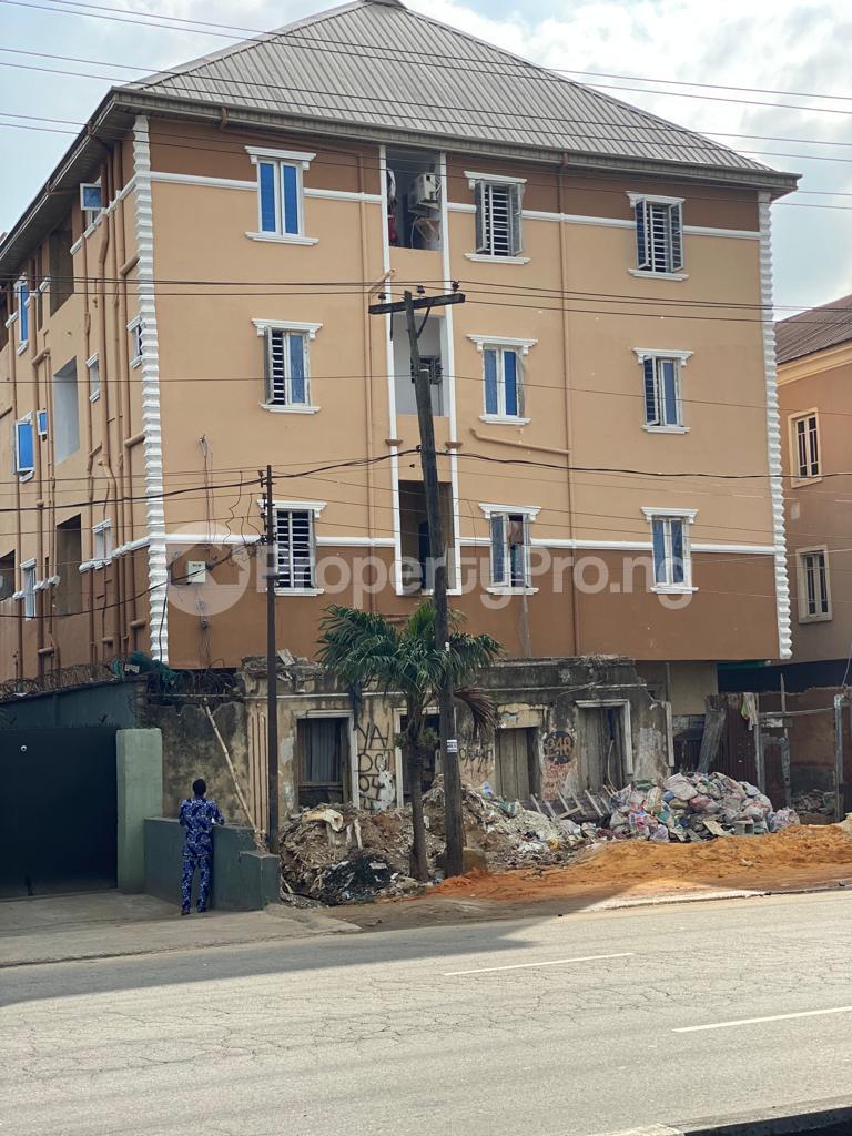 2 bedroom Flat / Apartment for rent Alagomeji Adekunle Yaba Lagos