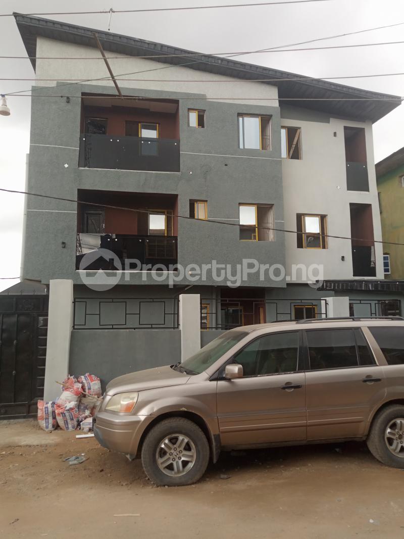 2 bedroom Flat / Apartment for rent Palmgroove Ikorodu road(Ilupeju) Ilupeju Lagos - 11