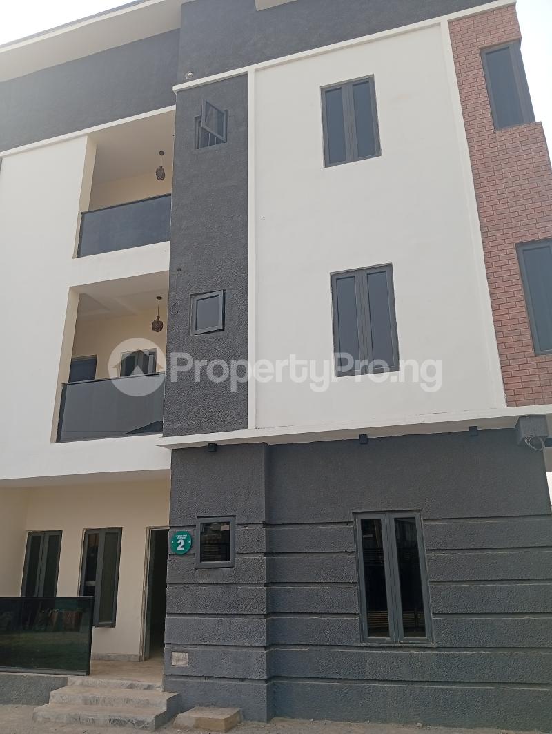 2 bedroom House for sale F01 Tarred Road, Kubwa Abuja