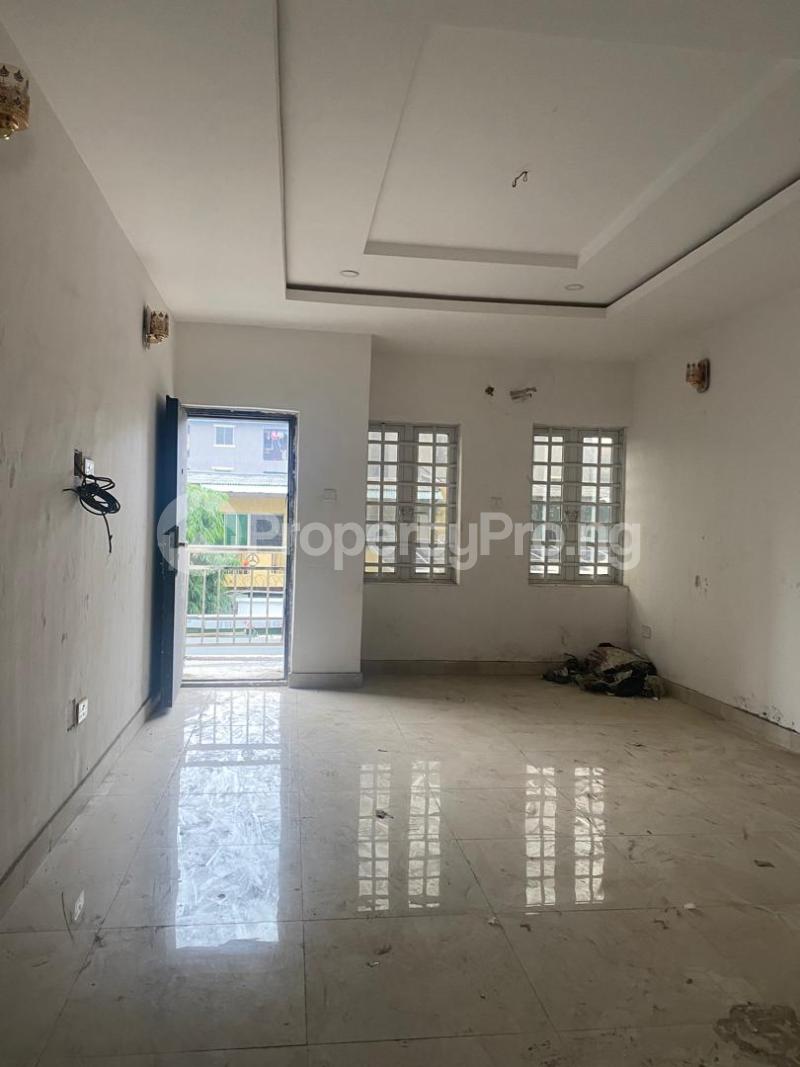 2 bedroom Flat / Apartment for rent Ebute Meta Adekunle Yaba Lagos
