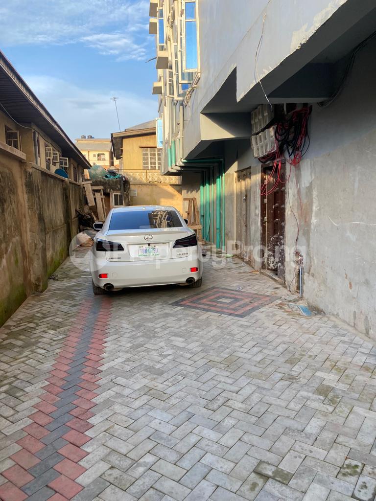 2 bedroom Flat / Apartment for rent Ebute Metta Adekunle Yaba Lagos