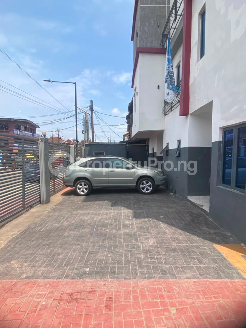 2 bedroom Flat / Apartment for rent Alagomeji Alagomeji Yaba Lagos